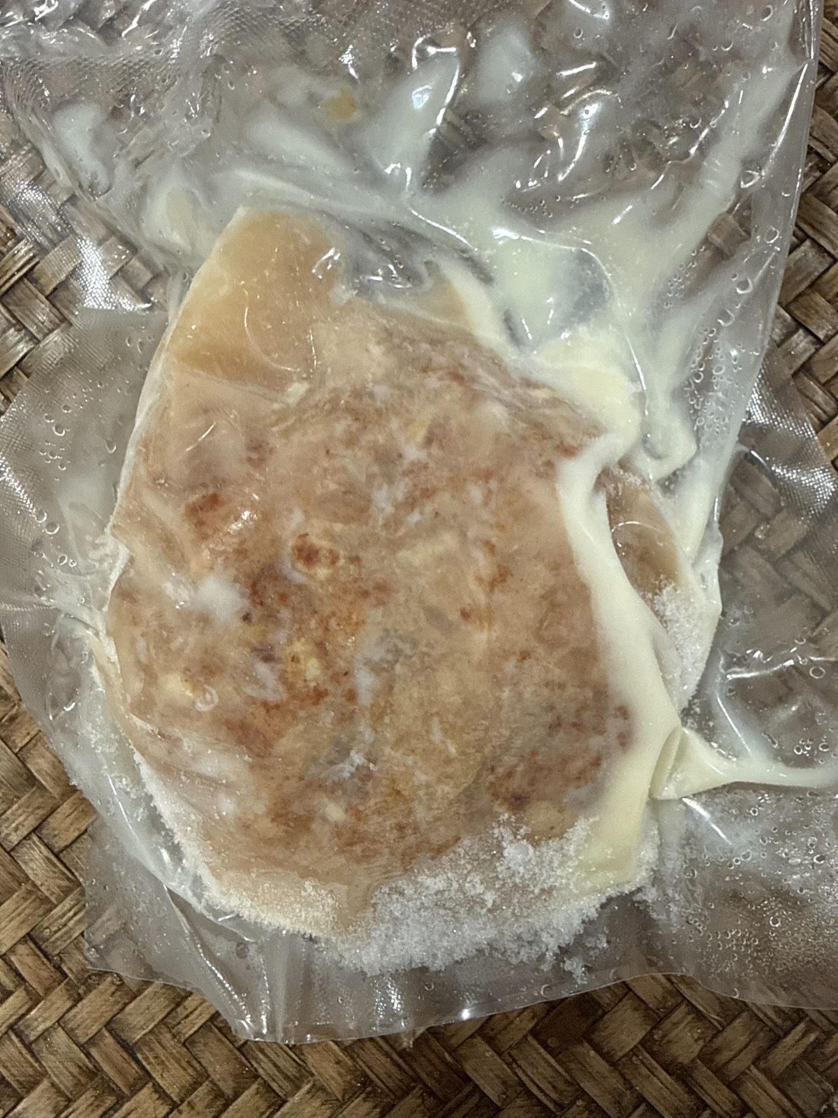 冷凍うす塩ハンバーグ　約120g冷凍