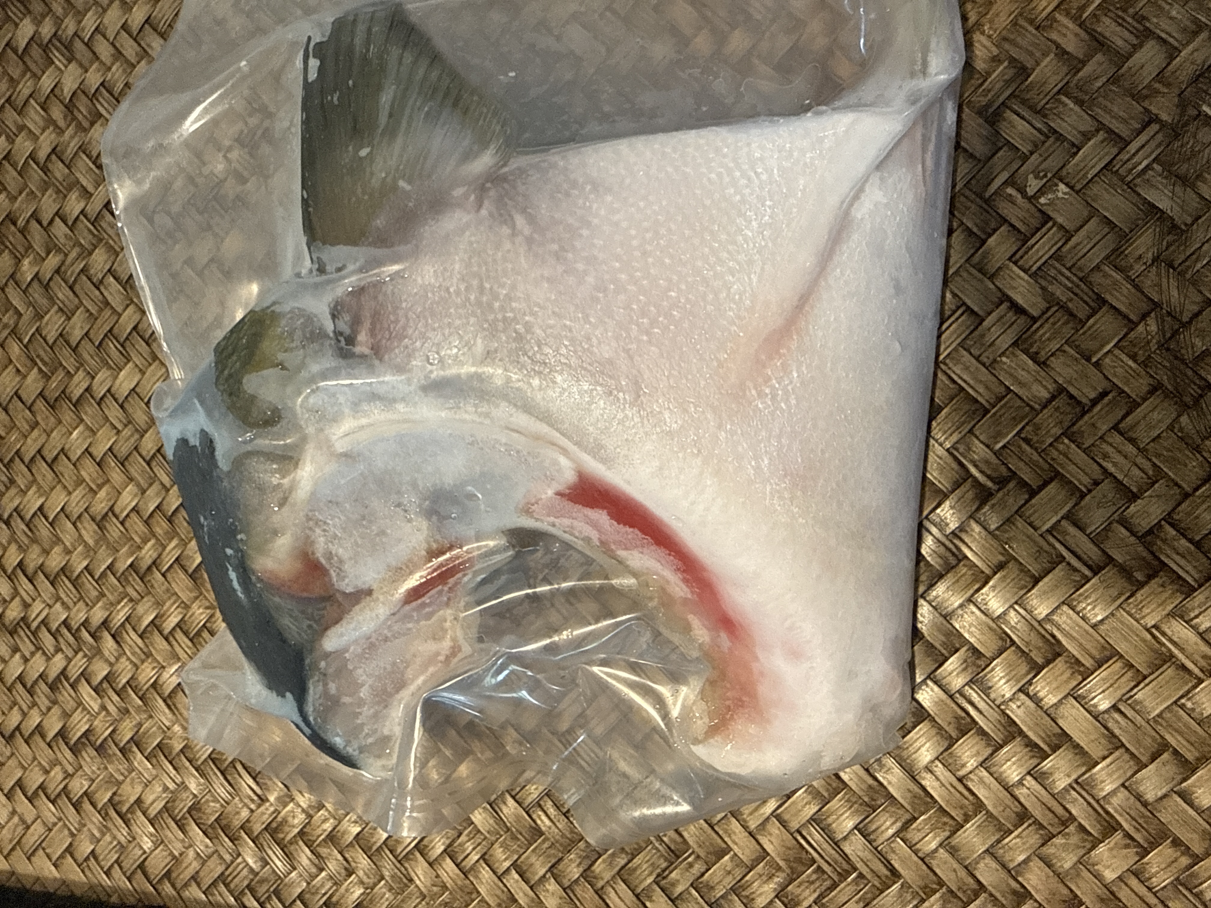 鹿児島県産 冷凍ブリカマ 約250g-300g